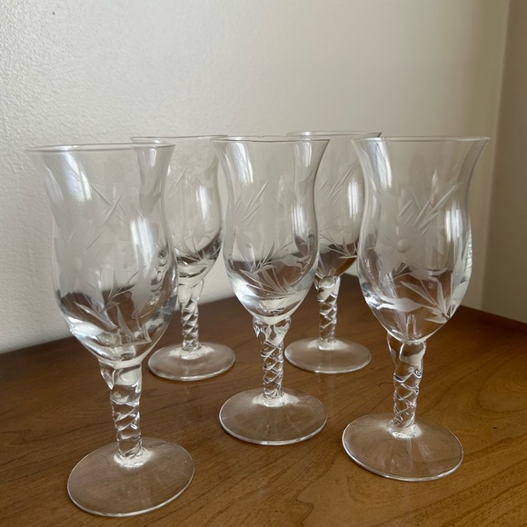 Elegant Glass Cocktail/Wine Glass Set - Picture 1 of 3